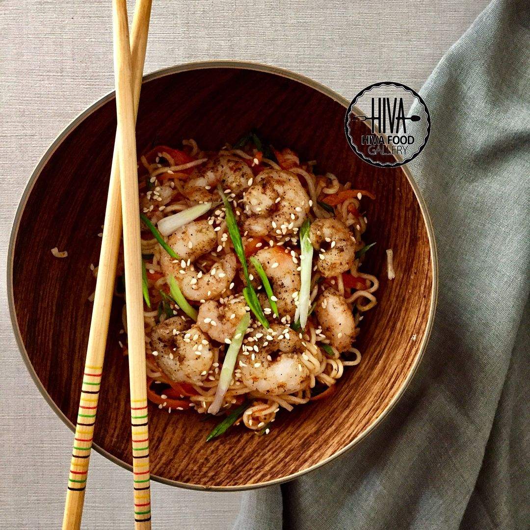 طرز تهیه نودل با ميگو خوشمزه و ساده به سبک رستورانی طرز تهیه نودل با ميگو خوشمزه و ساده به سبک رستورانی