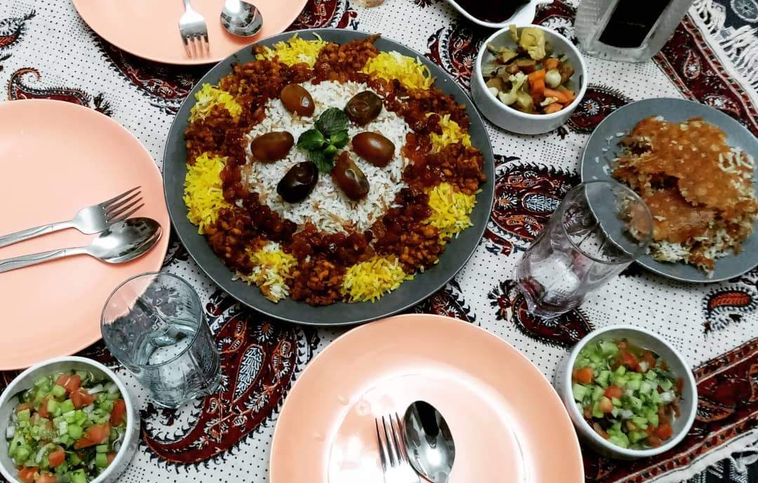 طرز تهیه رشته پلو با گوشت (مانی پلو) خانگی خوشمزه و ساده (مرحله به مرحله) طرز تهیه رشته پلو با گوشت (مانی پلو) خانگی خوشمزه و ساده (مرحله به مرحله)