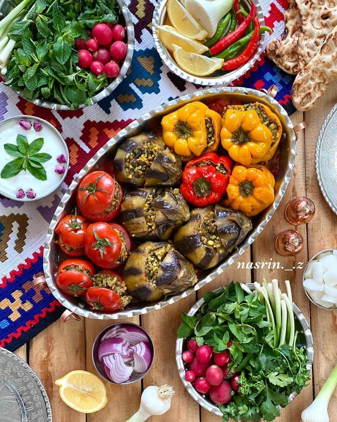 طرز تهیه دلمه با سس گوجه خوشمزه و ساده به سبک رستورانی