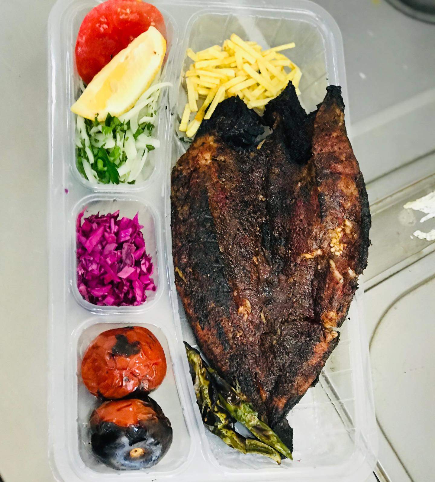 طرز تهیه ماهی کبابی خوشمزه و ساده به سبک رستورانی طرز تهیه ماهی کبابی خوشمزه و ساده به سبک رستورانی