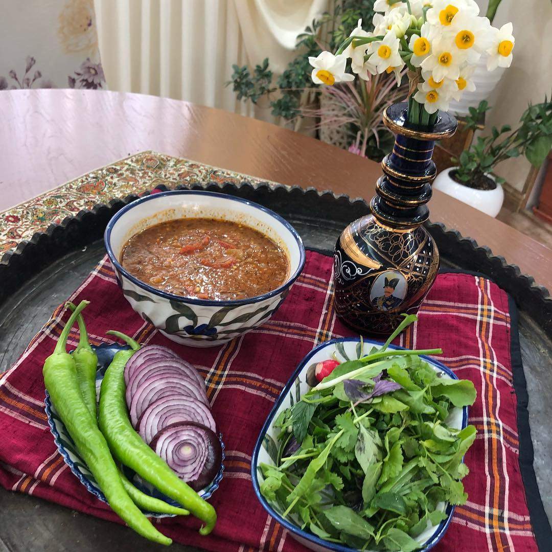 طرز تهیه اشکنه بادمجان و کشک خانگی خوشمزه و ساده (مرحله به مرحله)