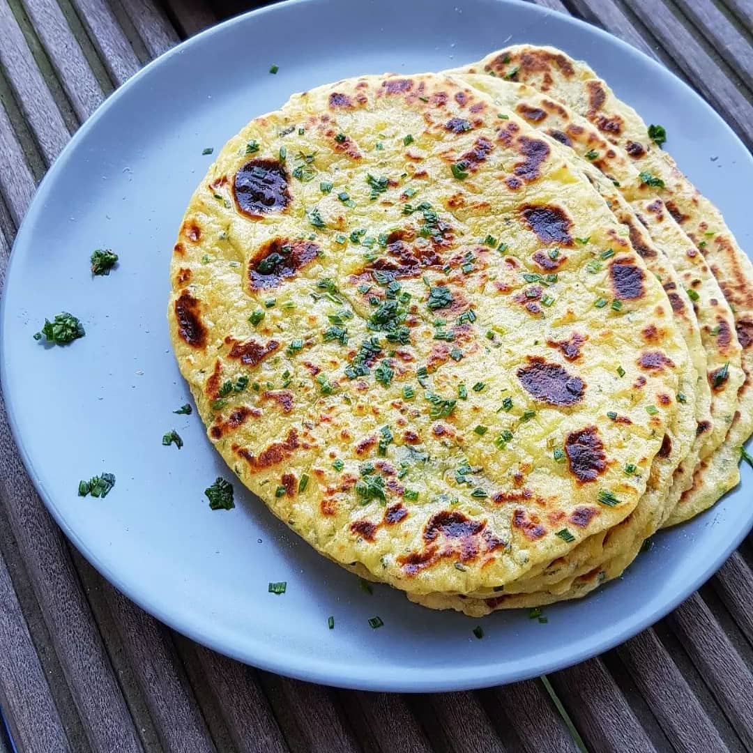 طرز تهیه نان سیب زمینی با تابه خوشمزه و ساده(مرحله به مرحله)
