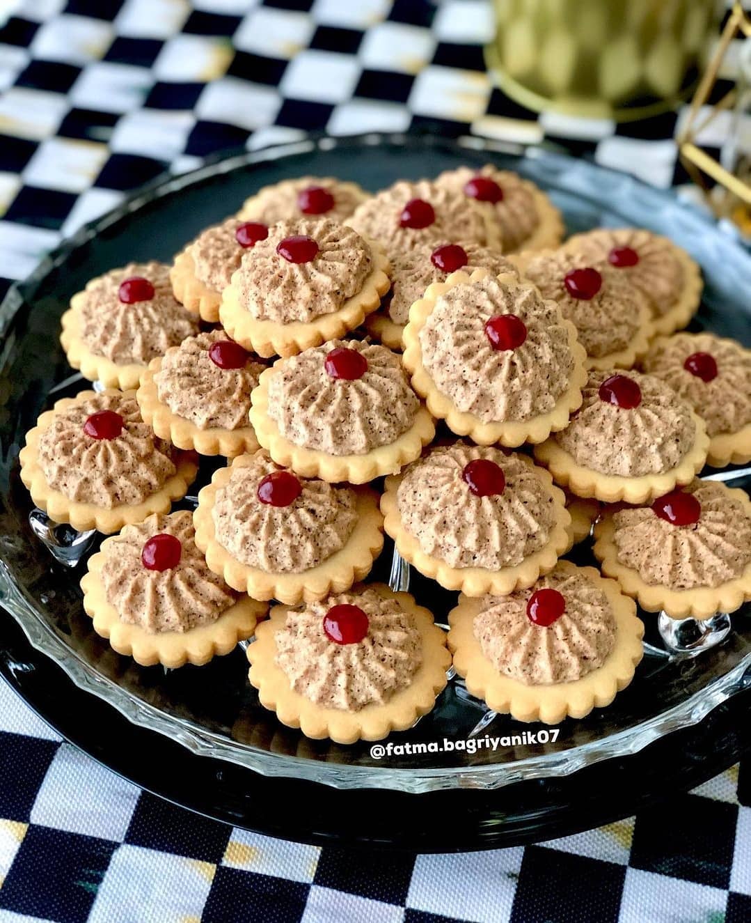 طرز تهیه کورابیه خوشمزه و مجلسی به سبک ترکیه ای طرز تهیه کورابیه خوشمزه و مجلسی به سبک ترکیه ای