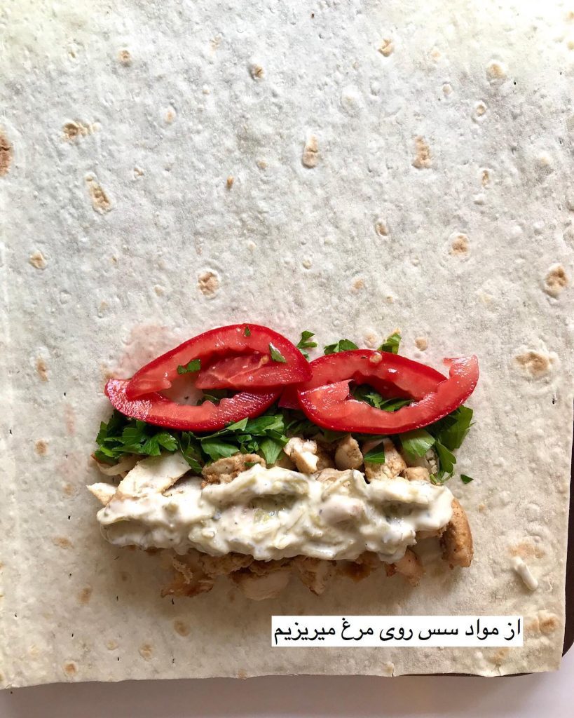 ساندویچ مرغ لبنانی