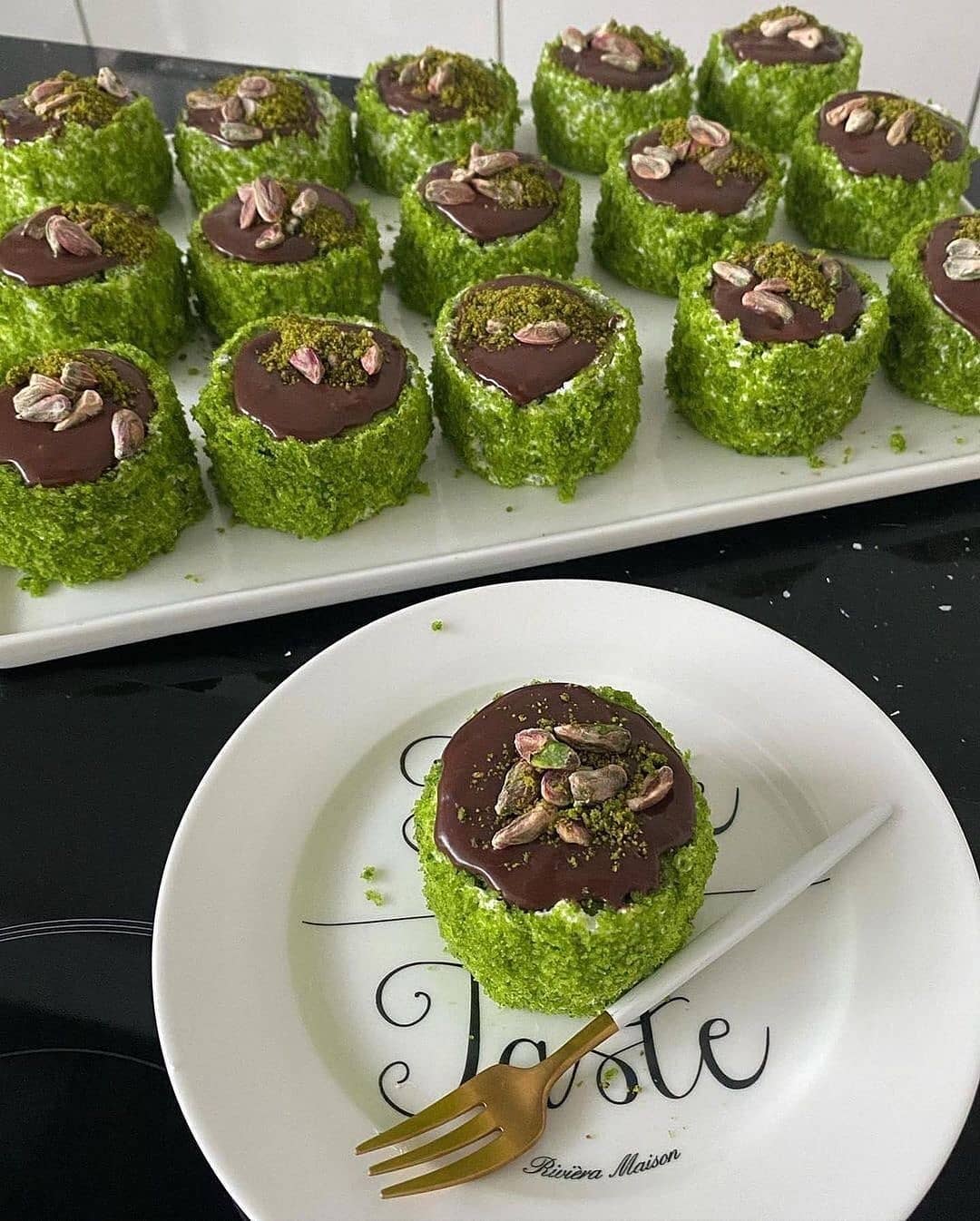 طرز تهیه کیک اسفناج خوشمزه و ساده به سبک قنادی