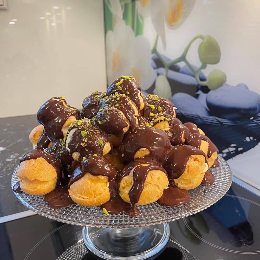 طرز تهیه نون خامه ای خانگی (خوشمزه و ساده)