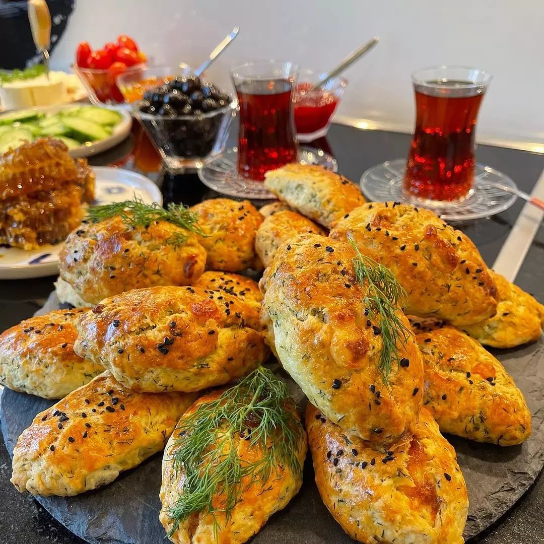 طرز تهیه پوآچای پنیر و شوید خوشمزه و ساده (مرحله به مرحله)