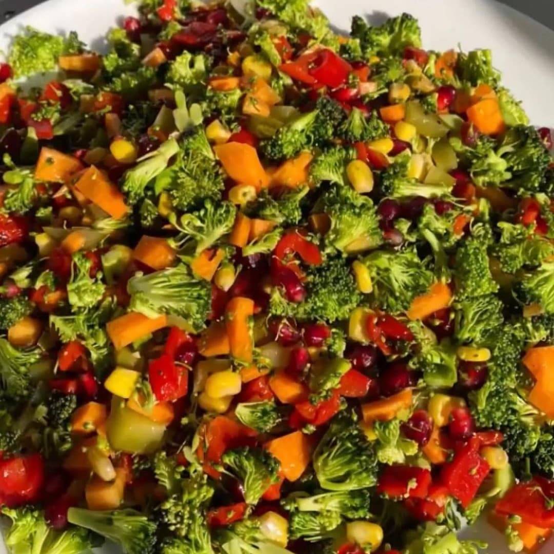 طرز تهیه سالاد بروکلی و انار خوشمزه و ساده به سبک رستورانی