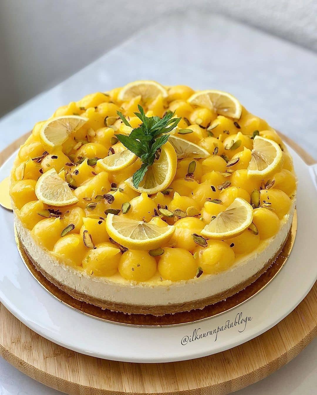 طرز تهیه چیز کیک لیمویی در فر (خوشمزه و مجلسی به سبک قنادی)