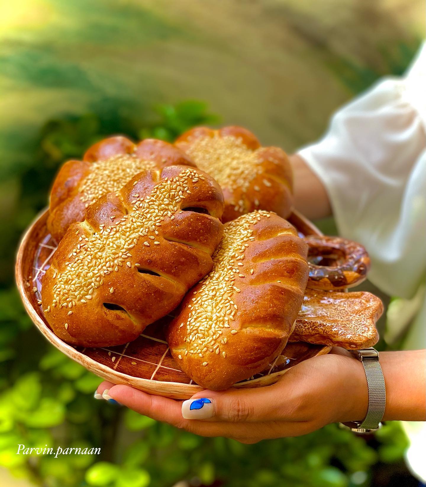 طرز تهیه نان خرمایی (بسیار خوشمزه و ساده به سبک نانوایی)
