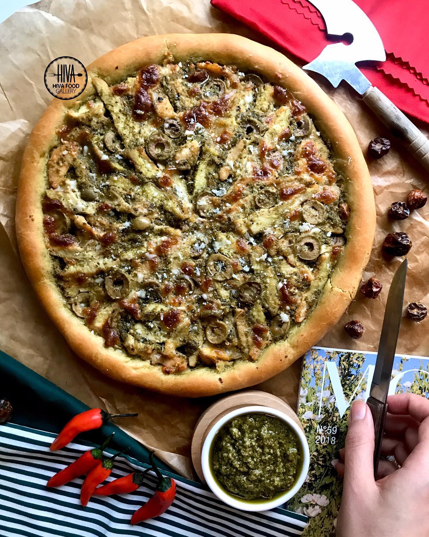 طرز تهیه پیتزا مرغ و پستو خوشمزه و مجلسی به سبک فست فود