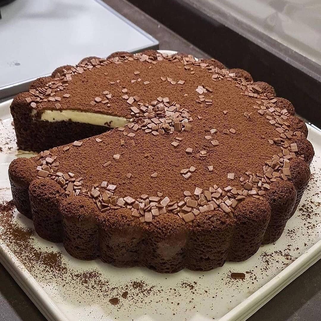 طرز تهیه کیک کاکائویی کرمدار خوشمزه و ساده (مرحله به مرحله) طرز تهیه کیک کاکائویی کرمدار خوشمزه و ساده (مرحله به مرحله)
