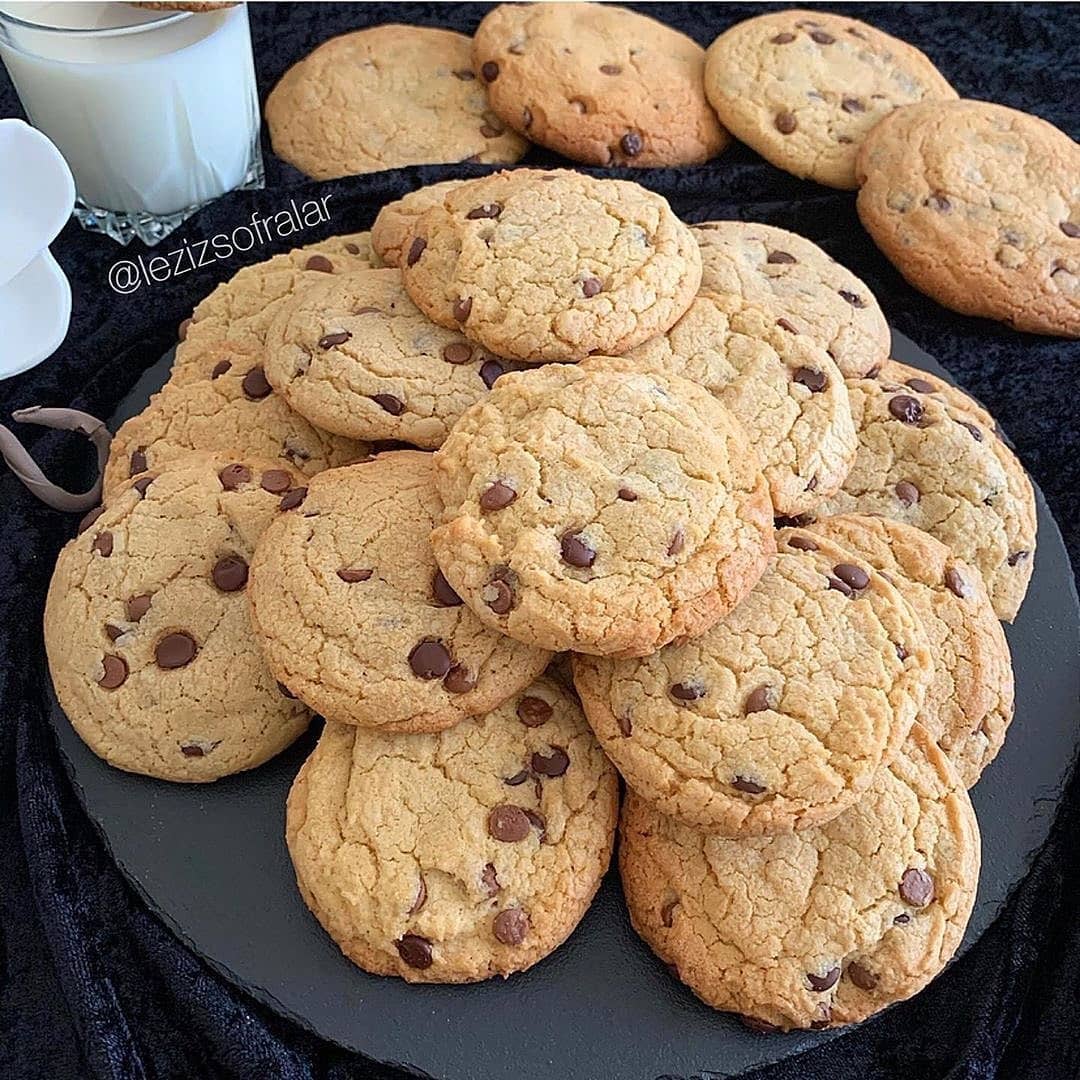 طرز تهیه کوکی شکلات چیپسی خوشمزه و مجلسی به سبک قنادی