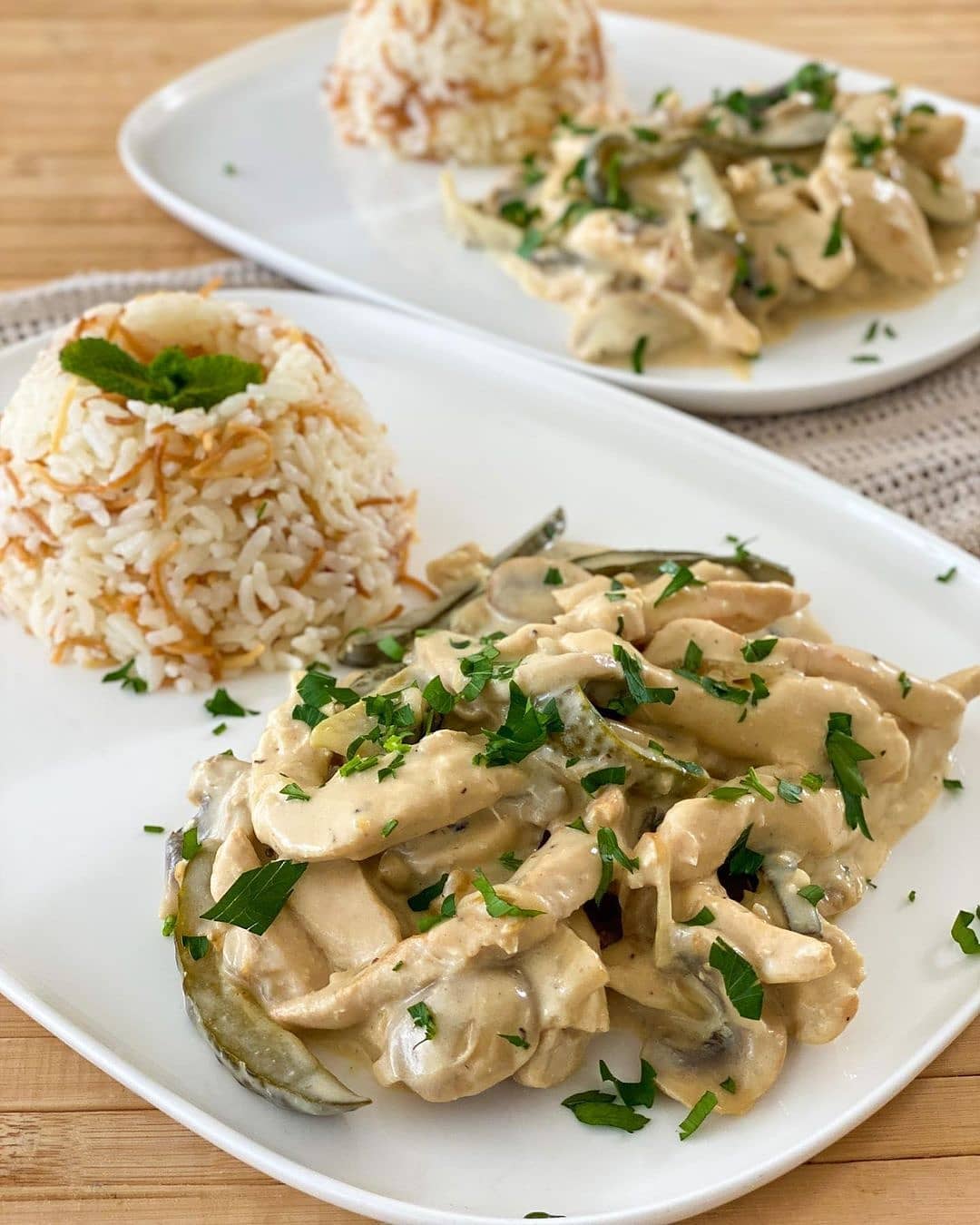 طرز تهیه چیکن استراگانف خوشمزه و مجلسی به سبک رستورانی