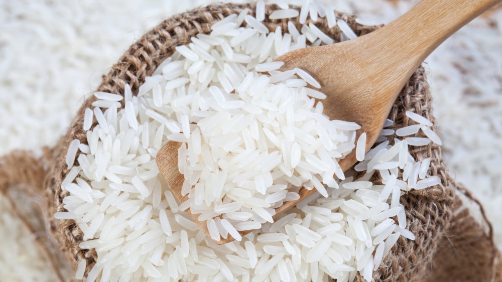چرا برنج بوی بد میدهد؟ (12 راه از بین بردن بو)