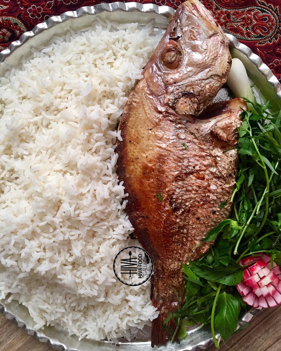 طرز تهیه ماهی دودی با كته خوشمزه و ساده به سبک شمالی