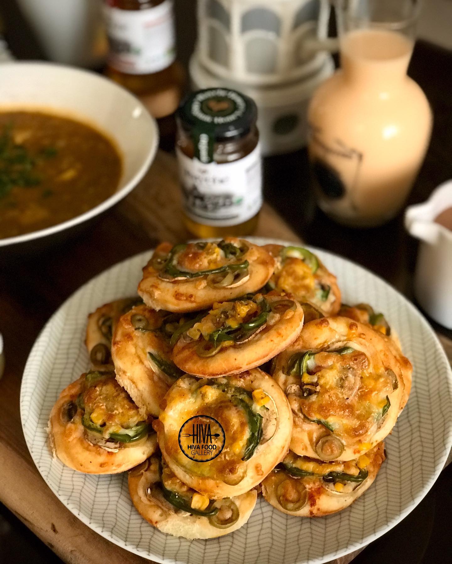 طرز تهیه پیتزا صبحانه خانگی در فر (خوشمزه و ساده)