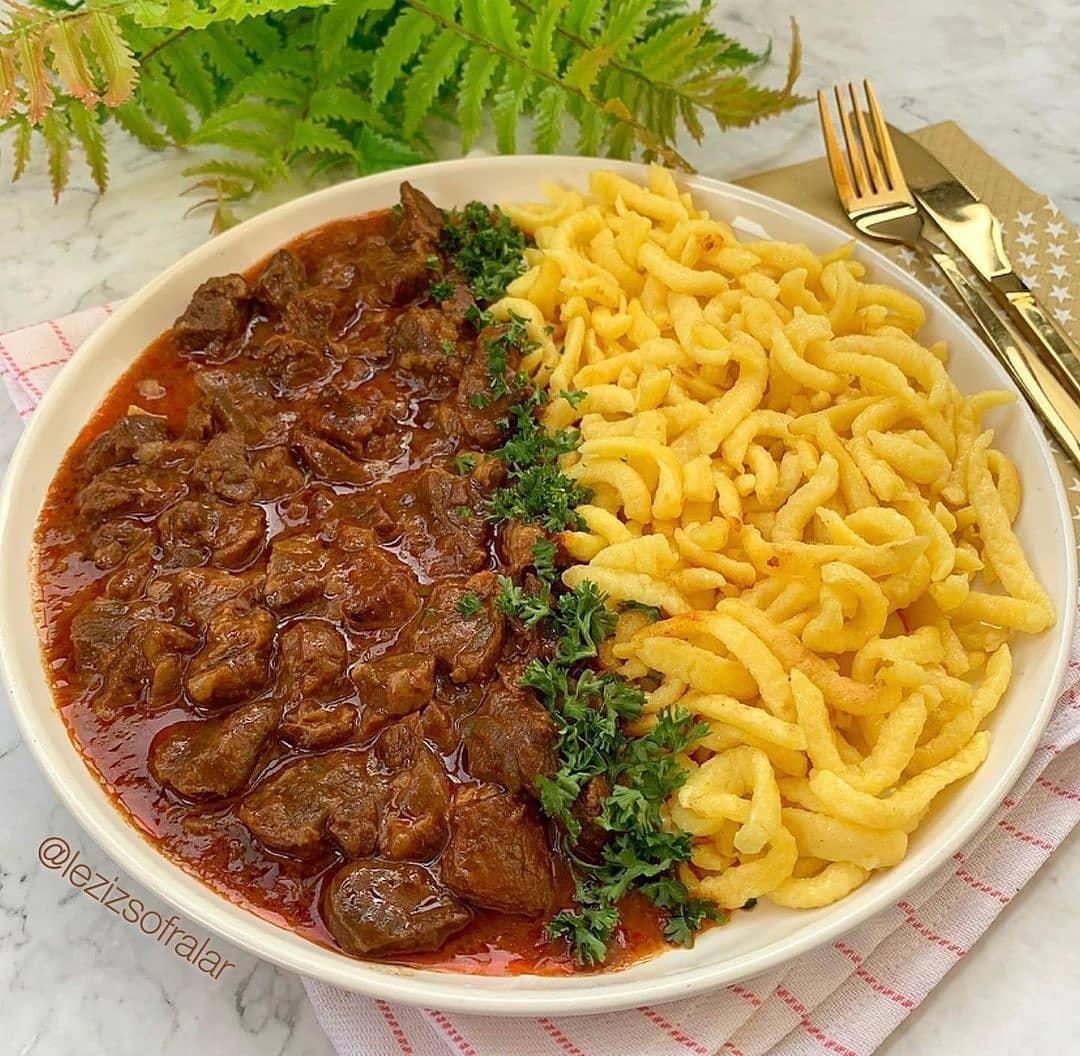 طرز تهیه خوراک گولاش مجارستان خوشمزه و ساده