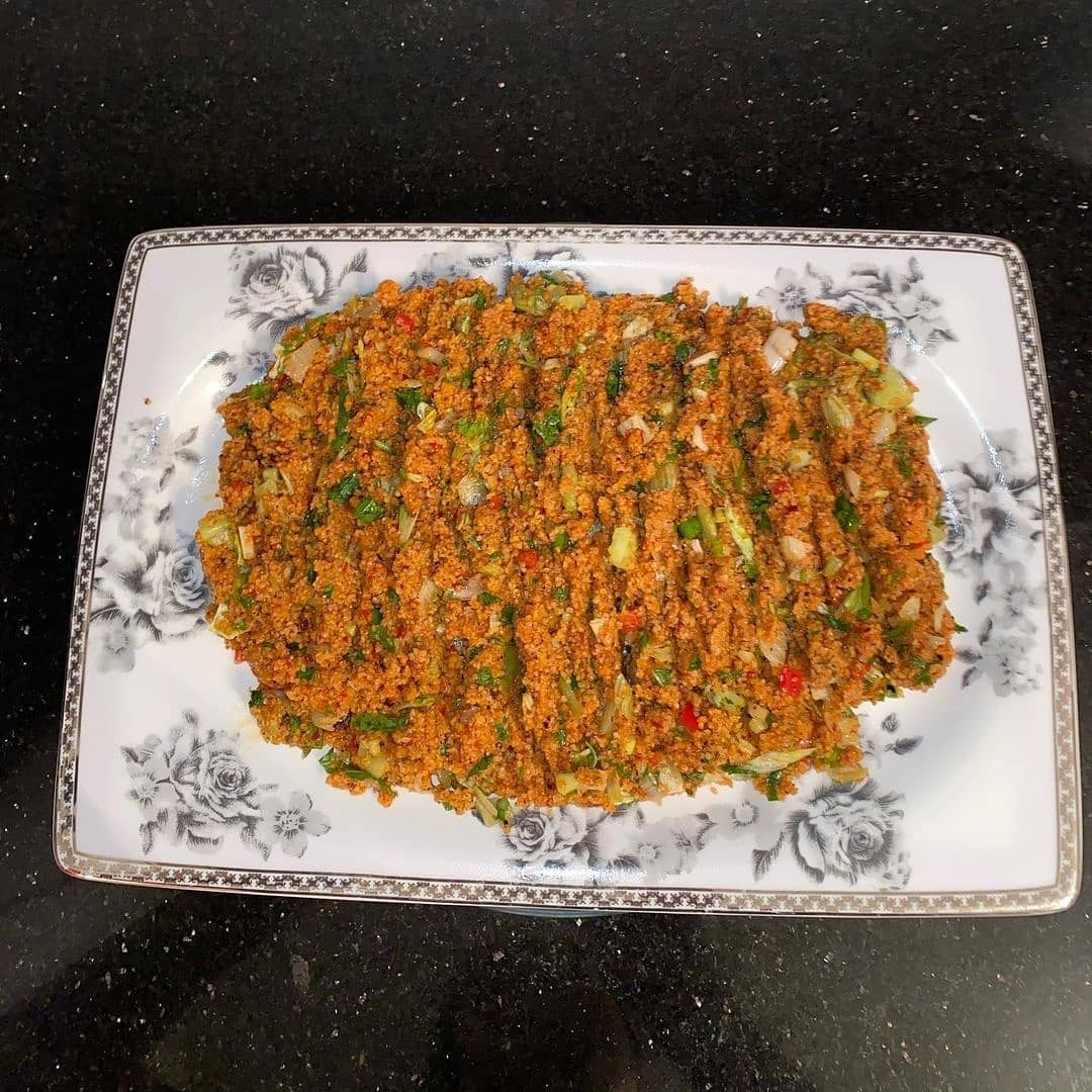 طرز تهیه سالاد کیسیر ترکیه ای خوشمزه و ساده (مرحله به مرحله)