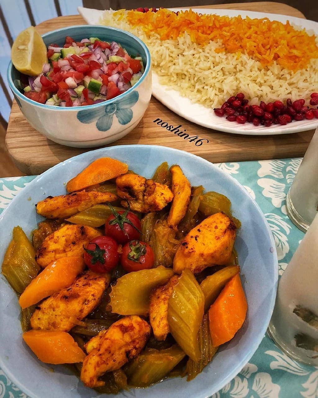 طرز تهیه خوراک کرفس و مرغ خوشمزه و ساده (رژیمی)