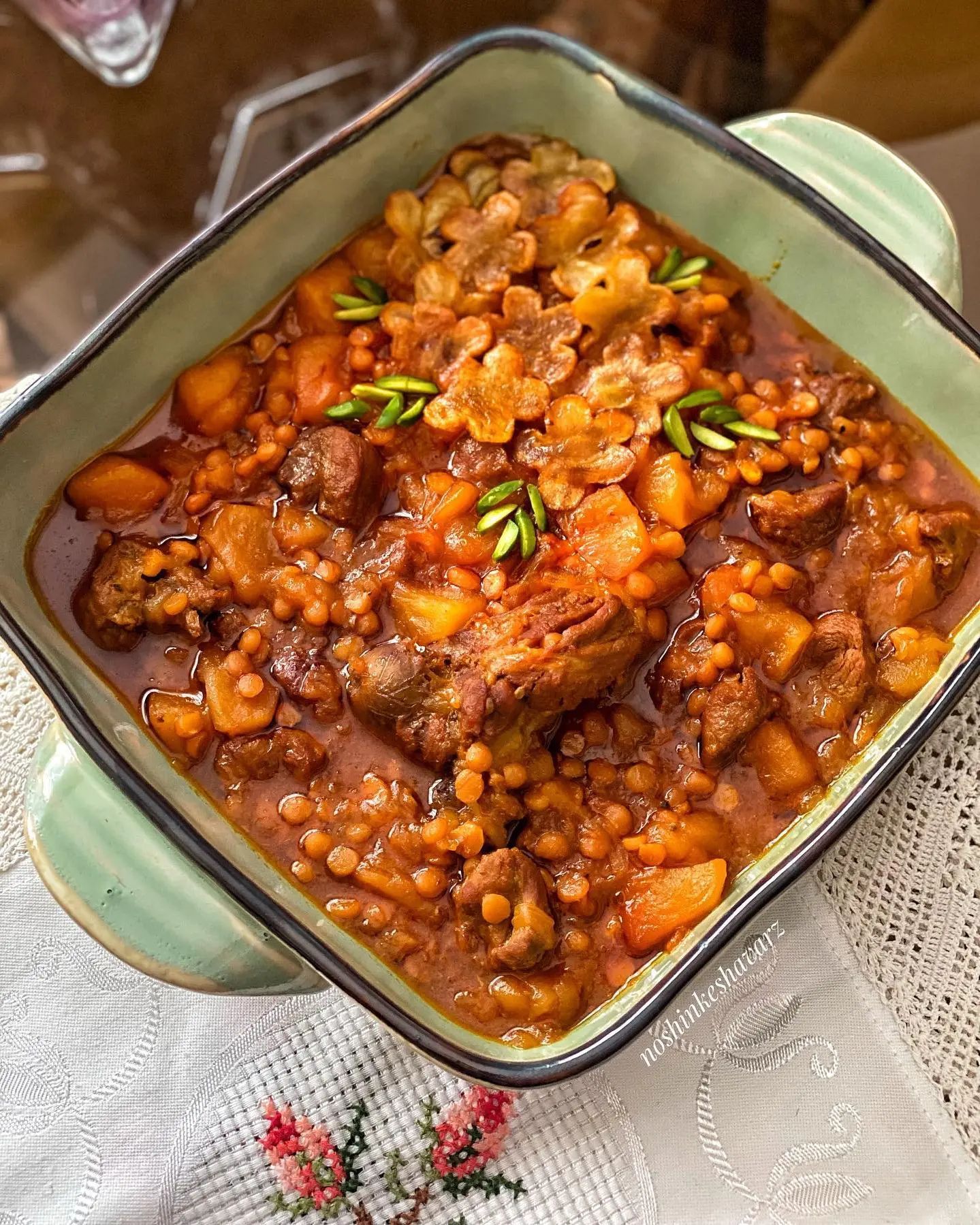 طرز تهیه خورش سیب زمینی بوشهری خوشمزه و مجلسی (با مرغ یا گوشت)