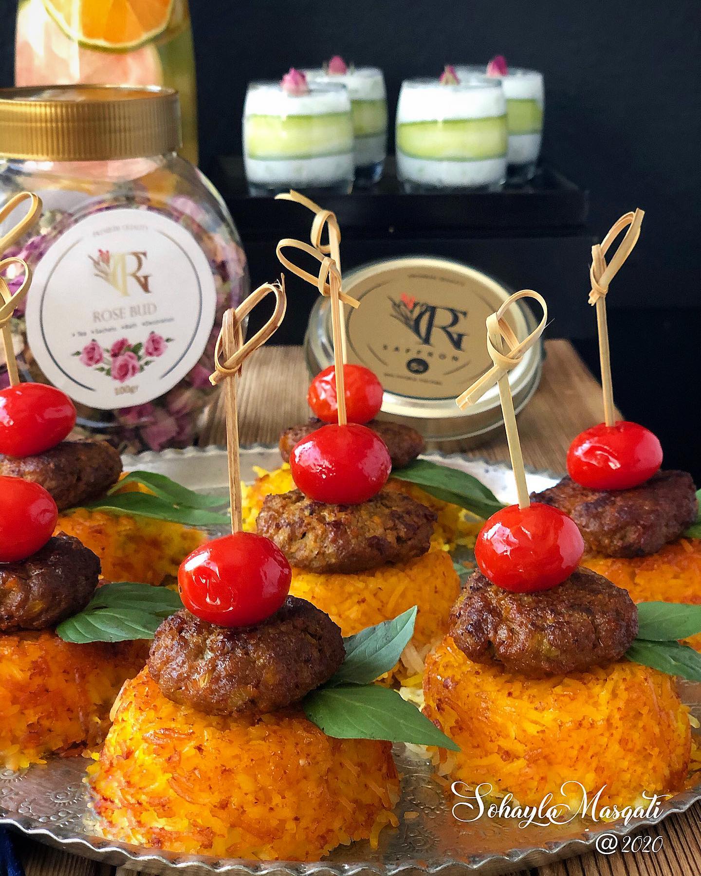 طرز تهیه کباب تابه ای با کته قالبی (فینگرفود خوشمزه و مجلسی) طرز تهیه کباب تابه ای با کته قالبی (فینگرفود خوشمزه و مجلسی)