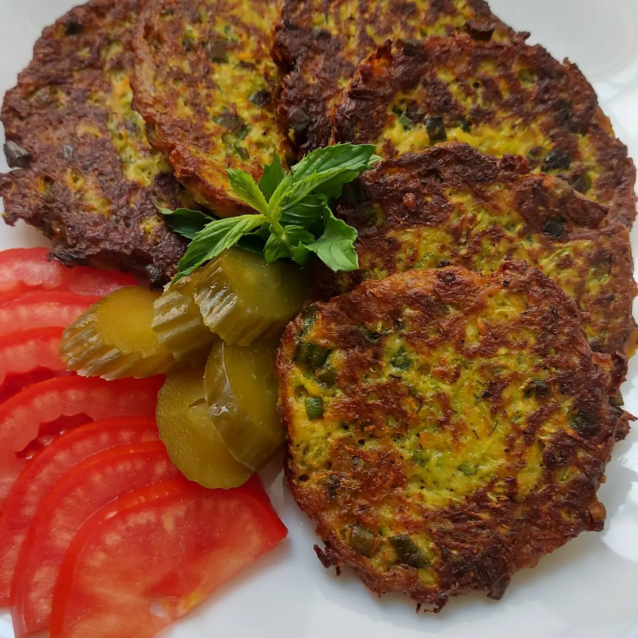 طرز تهیه کوکو کدو سبز تبریزی خانگی (خوشمزه و رژیمی)
