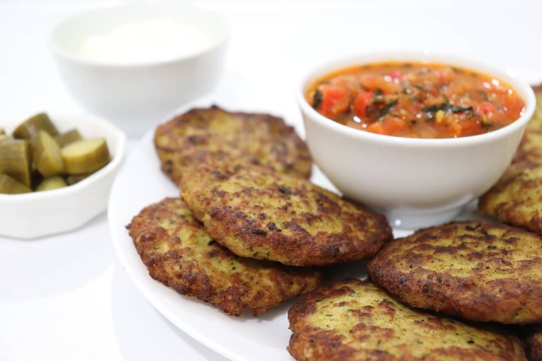 طرز تهیه شامی سبز با گوشت چرخکرده خوشمزه و ساده به سبک گیلانی