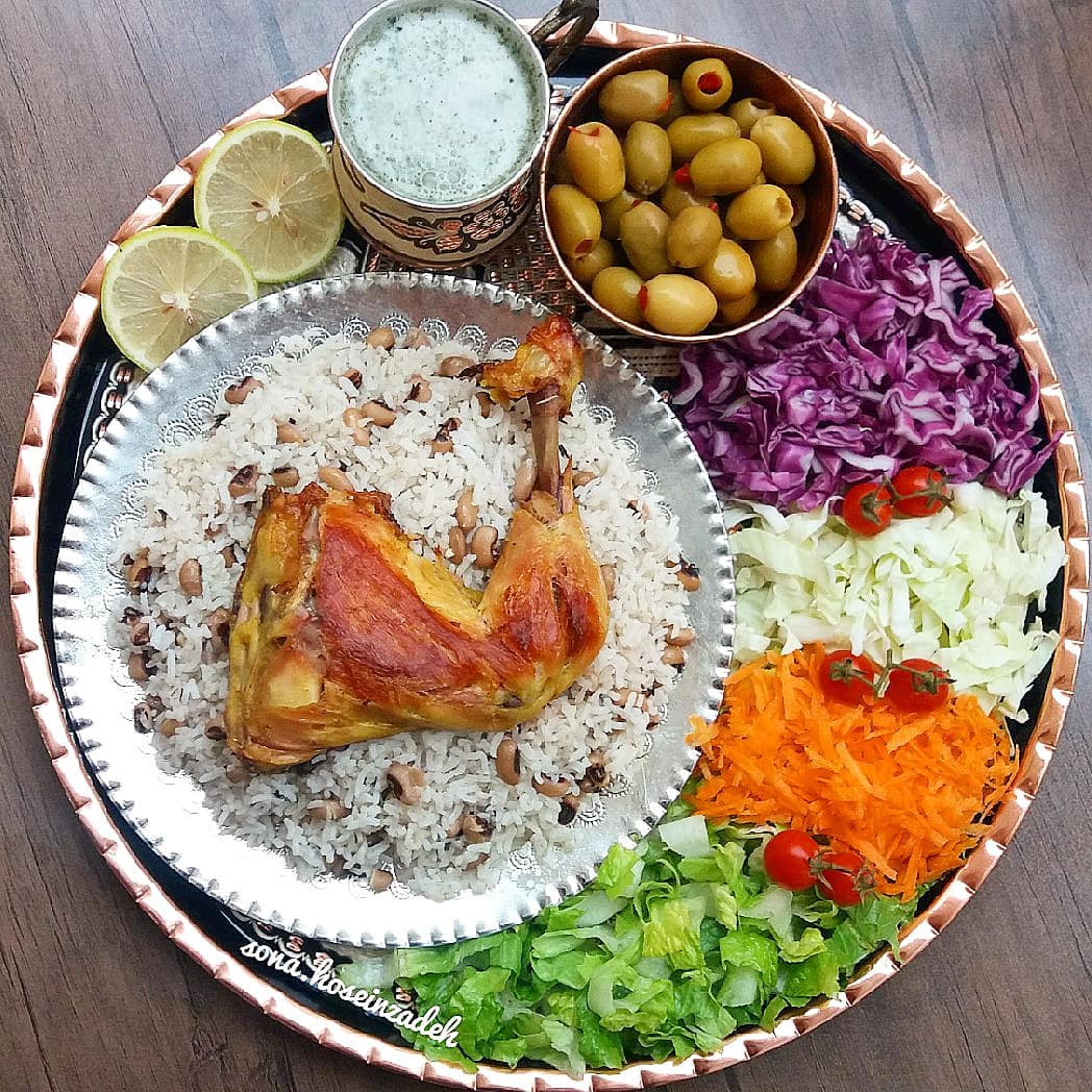 طرز تهیه کته لوبیا چشم بلبلی با مرغ (خوشمزه و ساده)