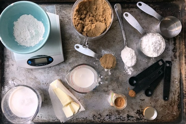 ابزار اندازه گیری در شیرینی پزی