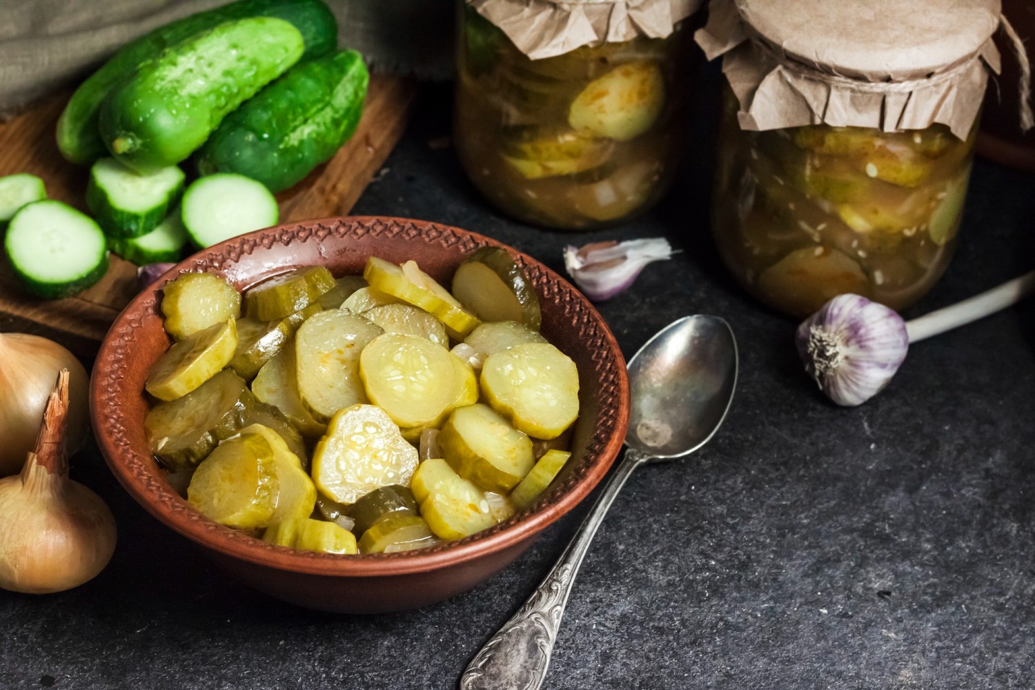برای خیار شور از چه سبزی استفاده کنیم ؟ ( 2 نکته ساده) برای خیار شور از چه سبزی استفاده کنیم ؟ ( 2 نکته ساده)