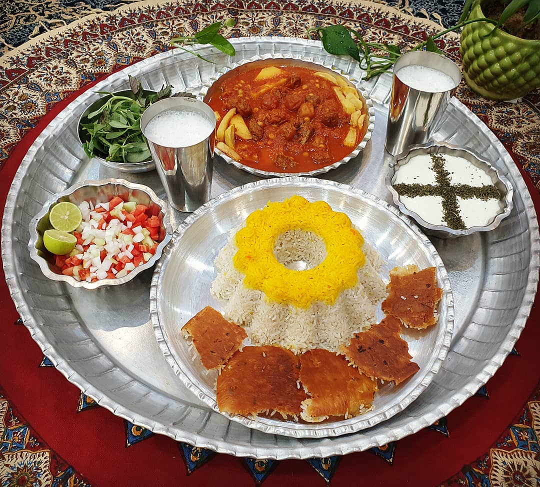 طرز تهیه خورش قیمه آلو خوشمزه و مجلسی به سبک اصفهانی