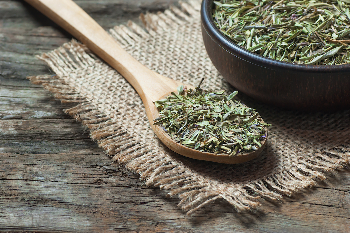 آیا آویشن برای سردرد خوب است (2 نکته شگفت انگیز)