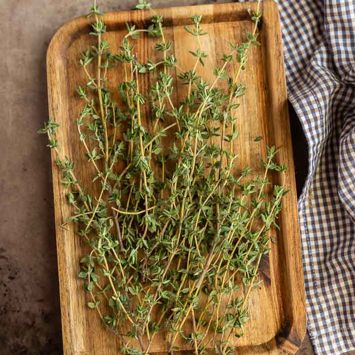 آیا آویشن برای استفراغ خوب است ؟  (2 نکته شگفت انگیز)