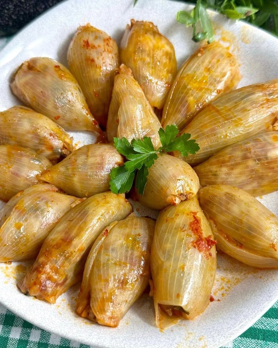 طرز تهیه دلمه پیاز خوشمزه و مجلسی به سبک ایرانی