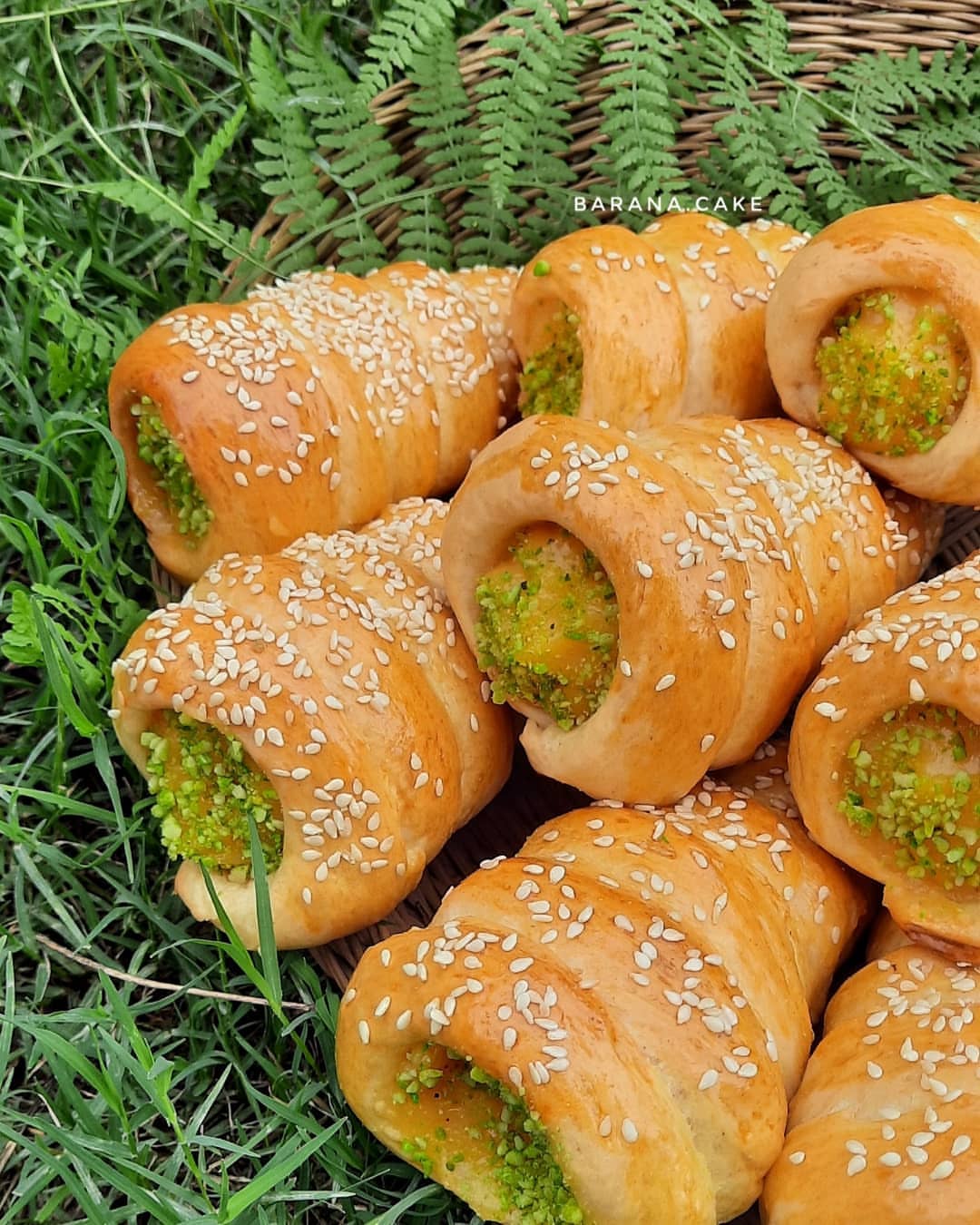 طرز تهیه نان قیفی خوشمزه و مجلسی به سبک نانوایی