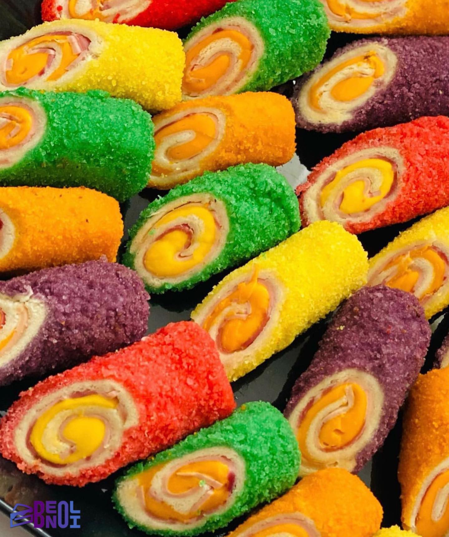 طرز تهیه رولت ژامبون و پنیر فینگرفود مجلسی و خوشمزه