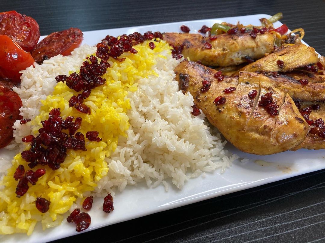 طرز تهیه زرشک پلو با مرغ رژیمی