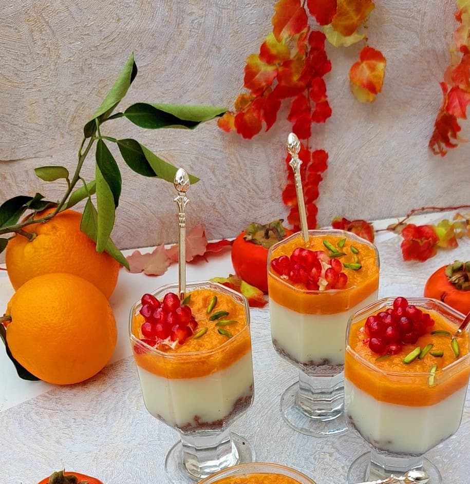 طرز تهیه دسر یلدا با بیسکویت خانگی خوشمزه و ساده (مرحله به مرحله)
