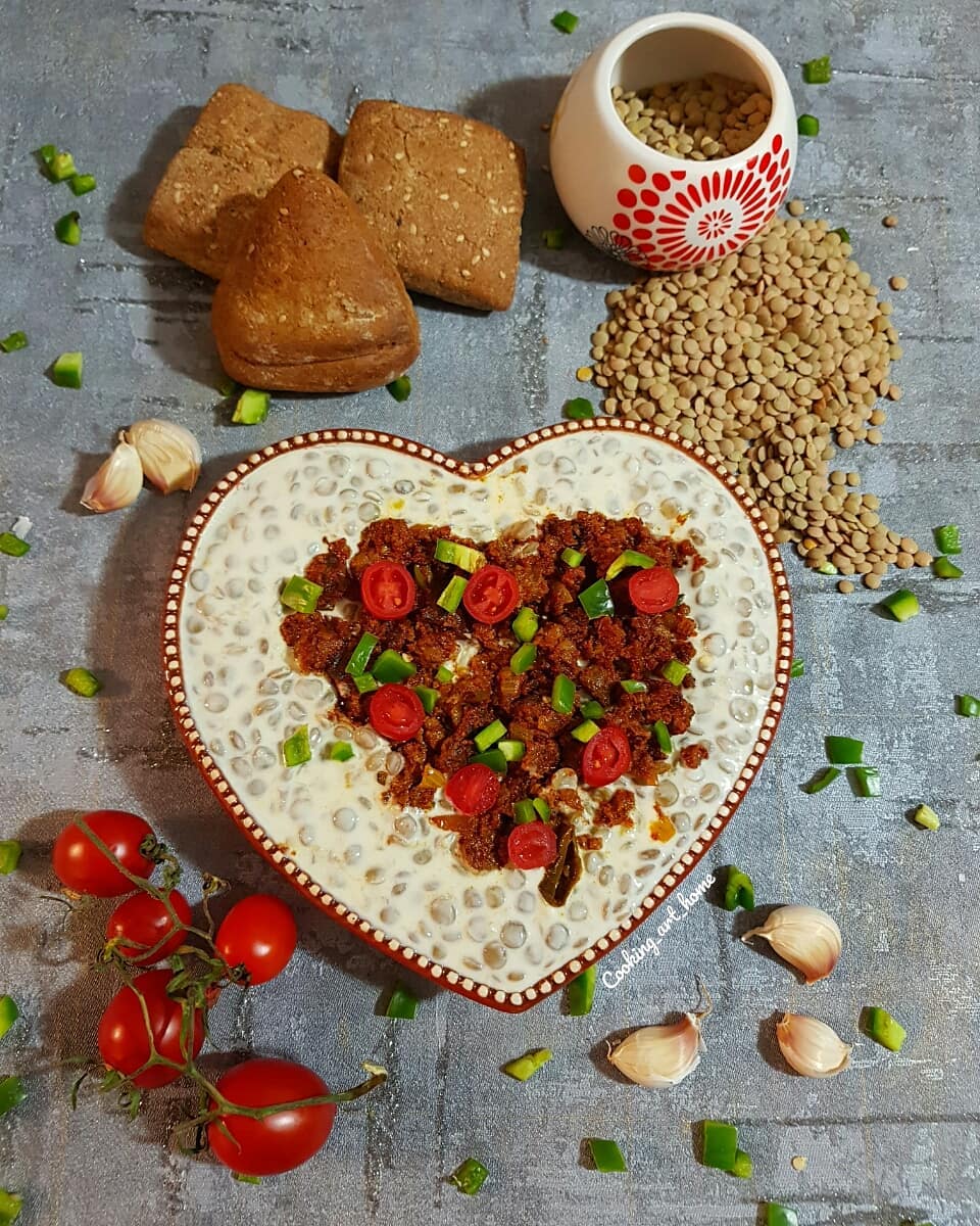 طرز تهیه سالاد عدس با گوشت خوشمزه و ساده (مرحله به مرحله)