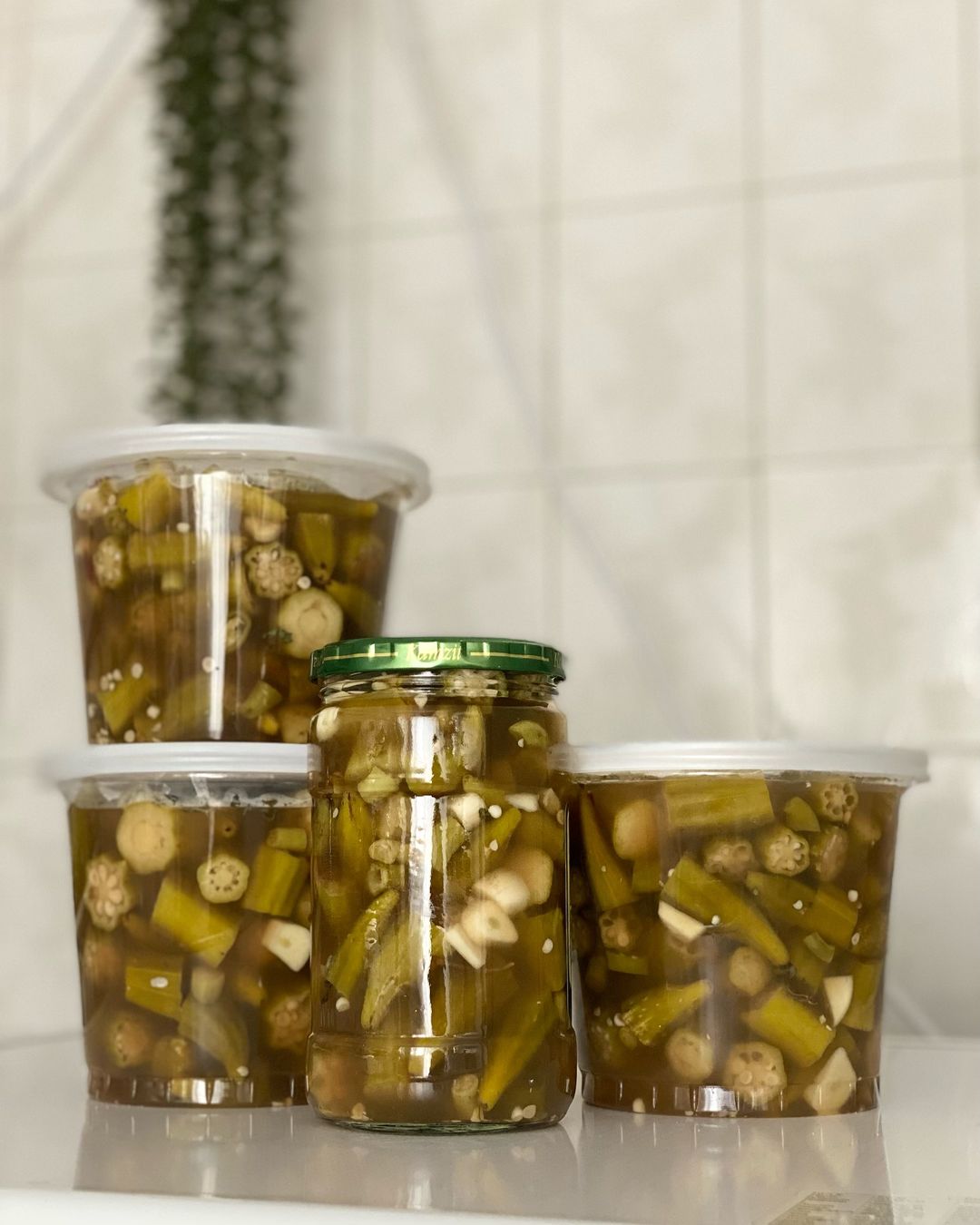 طرز تهیه ترشی بامیه خانگی خوشمزه و ساده (مرحله به مرحله)
