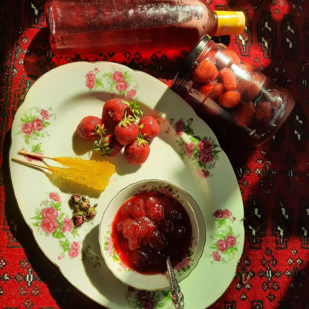 طرز تهیه کمپوت توت فرنگی خانگی خوشمزه و ساده (مرحله به مرحله)