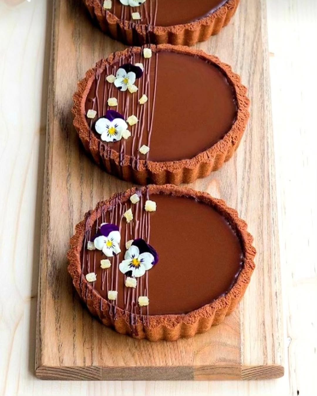 طرز تهیه تارت شکلاتی خانگی خوشمزه و ساده (مرحله به مرحله)