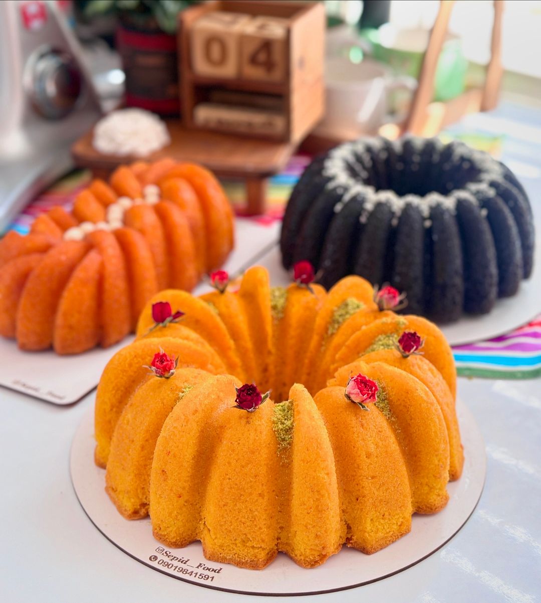 طرز تهیه کیک زعفرانی خانگی خوشمزه و ساده (مرحله به مرحله)