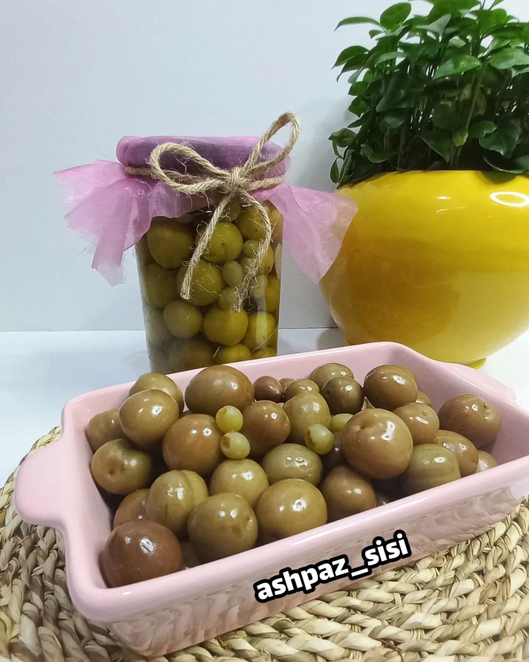 طرز تهیه ترشی گوجه سبز و غوره خانگی خوشمزه و ساده (مرحله به مرحله)