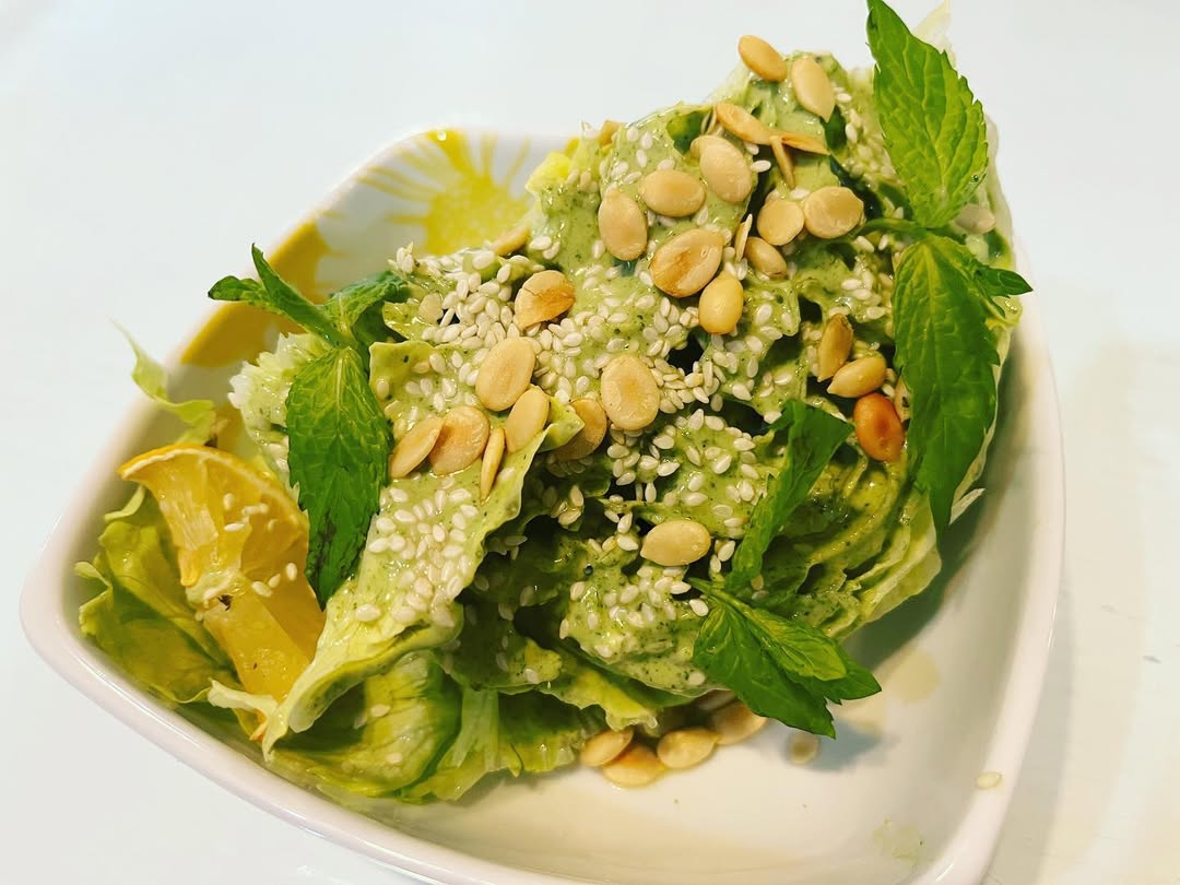 طرز تهیه سالاد سبز خامه ای خوشمزه و ساده (مرحله به مرحله) طرز تهیه سالاد سبز خامه ای خوشمزه و ساده (مرحله به مرحله)