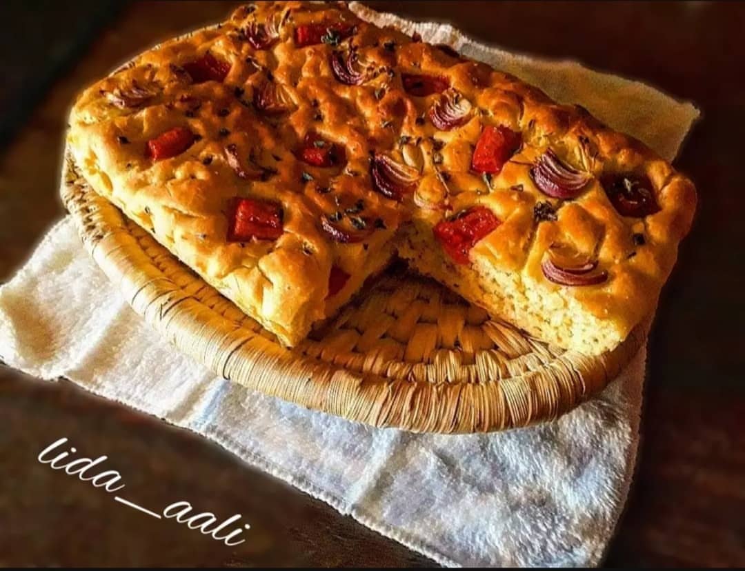 طرز تهیه نان فوکاچیا خانگی خوشمزه و ساده (مرحله به مرحله)