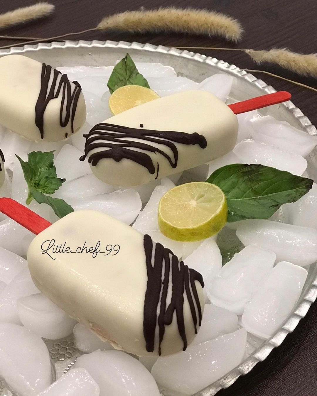 طرز تهیه بستنی چوبی اسنیکرز خانگی خوشمزه و ساده (مرحله به مرحله)