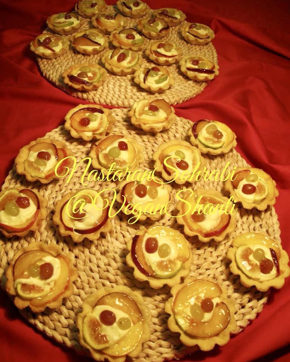 طرز تهیه تارت سیب و انگور خانگی خوشمزه و ساده (مرحله به مرحله) طرز تهیه تارت سیب و انگور خانگی خوشمزه و ساده (مرحله به مرحله)