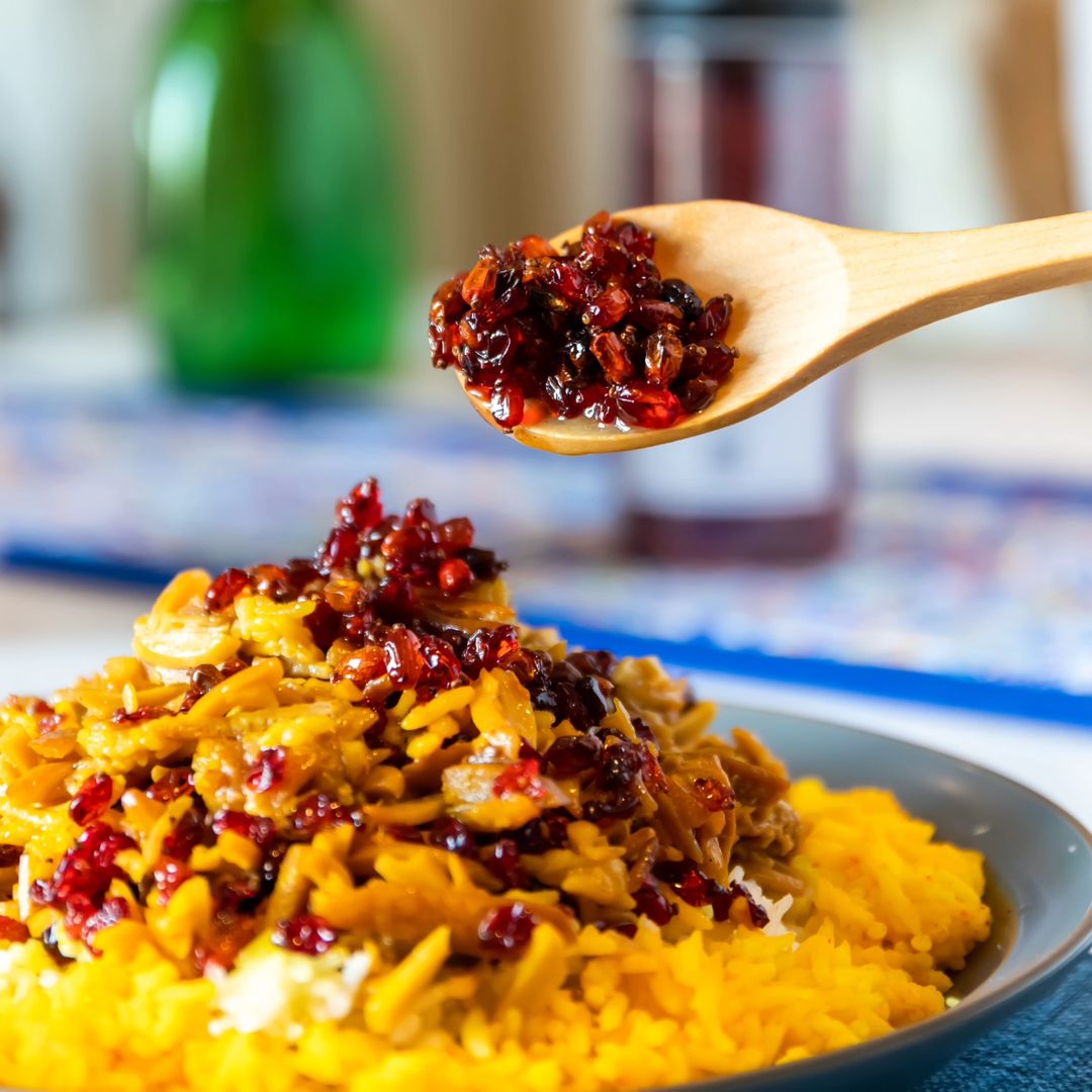 طرز تهیه زرشک پلو با مرغ قاطی